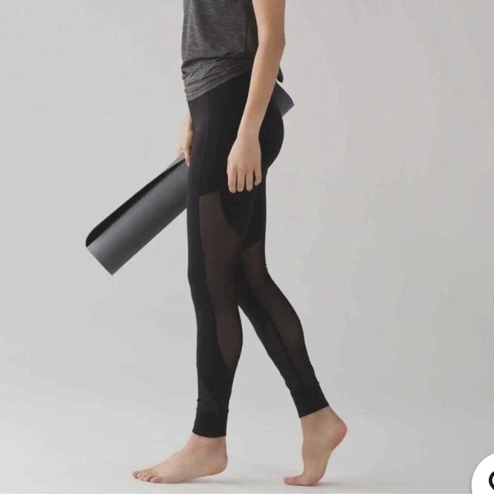 Lululemon black mesh panel leggings